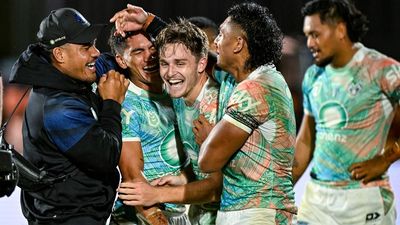 Ice-cool Metcalf strikes gold as Warriors sink Broncos