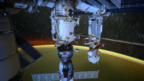 Watch NASA astronaut Don Pettit and 2 cosmonauts return to Earth today