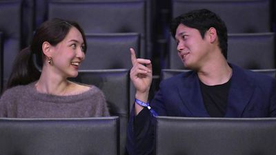 Dodgers' Shohei Ohtani, Wife Mamiko Celebrate Birth of First-Born Daughter