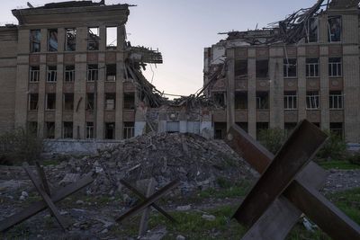 Zelenskyy says Russia is trying to create an 'impression of a ceasefire' as attacks continue