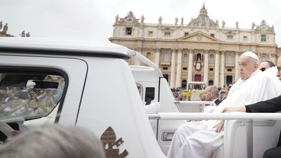 Pope Francis calls for Gaza ceasefire and release of hostages in Easter address