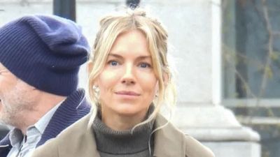 Sienna Miller wears the Sezane Clyde trench coat in a new colour - this means it's officially a must-have