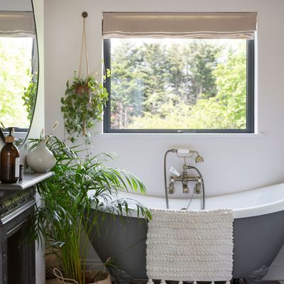 5 items I always add to a bathroom to make it look better instantly as a professional interior stylist