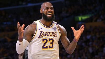 ESPN Announcer Ripped for Surprising Line About LeBron James During Lakers’ Loss