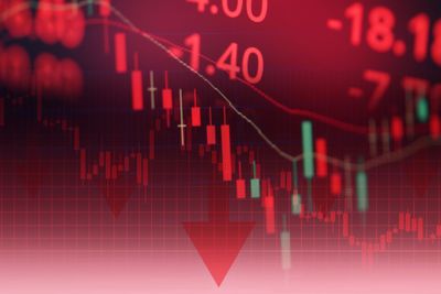 Stocks Set to Open Sharply Lower After Trump’s Push Against Powell, U.S. Economic Data and Tech Earnings in Focus