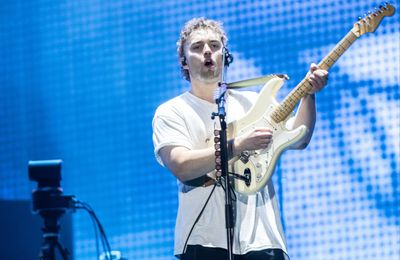 Sam Fender rocks out with The War On Drugs' Adam Granduciel at Coachella
