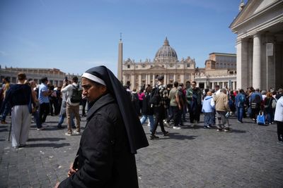 AP PHOTOS: Global tributes pour in to honor Pope Francis after his death