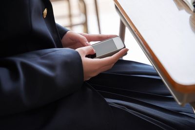 Last year, a town’s primary schools banned smartphones. This is what happened