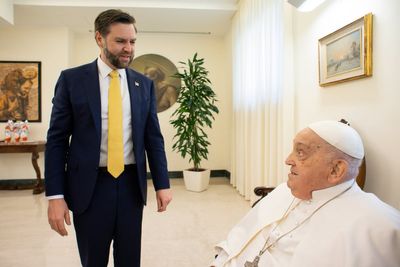 Pope Francis spent busy final day celebrating Easter and meeting JD Vance