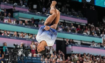 Simone Biles’ coach says gymnast suffered from ‘twisties’ before 2016 Olympics