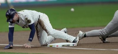 Brewers set records for most stolen bases in an inning and a game