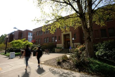 Federal judge orders US to restore visas of 2 international students in Oregon