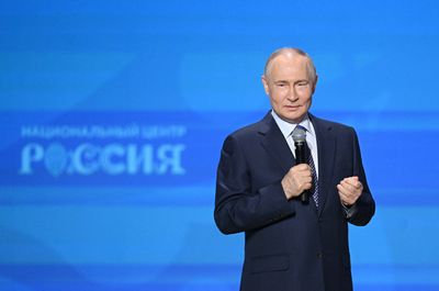 Putin hints at direct talks with Ukraine; Zelenskyy says only after truce