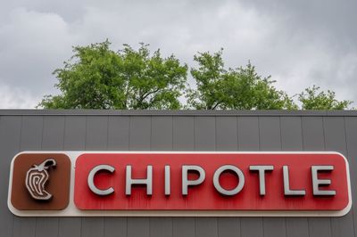 Chipotle to Open First Mexican Restaurant, Despite Trump's Tariff Threats