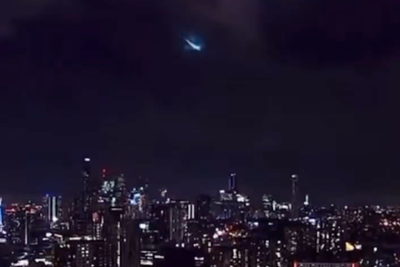 Astronomers perplexed by loud bang and green flash over Australian skies