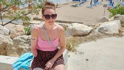 Woman Chooses to Amputate Hand After Dog Scratch Triggers ‘Suicide Disease’ Pain