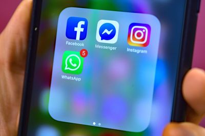 EU fines Apple and Meta £600m for breaching competition rules