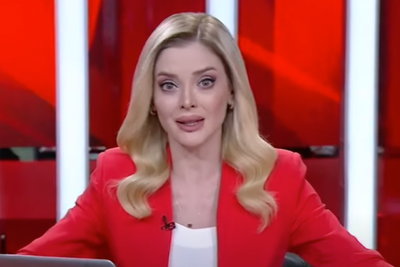 ‘Call my mum please’: Moment news anchor feels Istanbul earthquake during live broadcast