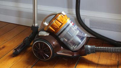 Bissell Hard Floor Expert canister vacuum review – if your home has smooth floors, this is all you need