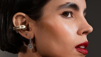 Motorola’s open earbuds could bring the bling and Bose sound