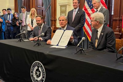 Texas governor signs bill creating another DOGE-inspired effort at the state level