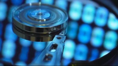 Western Digital plans to launch 40TB HDD next year using HAMR technology and a pinch of flash memory