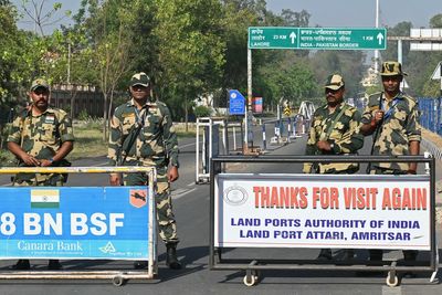 India closes main border with Pakistan after deadly Kashmir attack