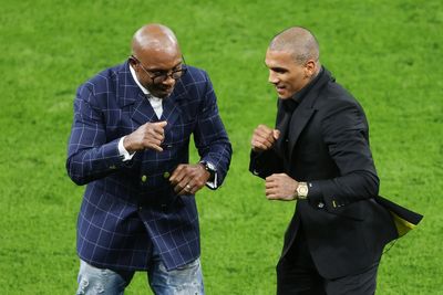 Nigel Benn backs Chris Eubank Jr after 'disgrace' comments from father