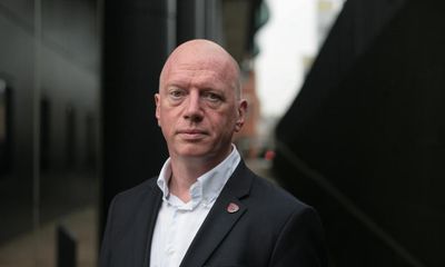Teaching union faces legal challenge over new general secretary