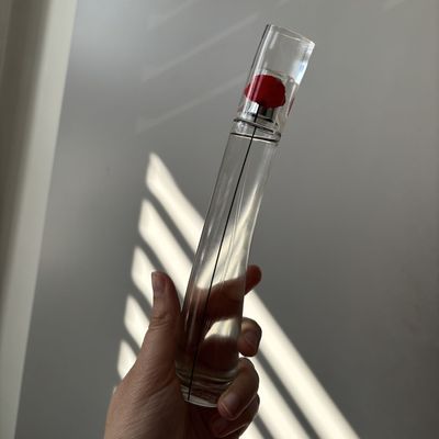 As a perfume-obsessed beauty editor, I can’t believe it’s taken me 25 years to try this classic Y2K scent