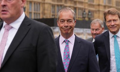 Nige doubling up, Dicky in No 11 and 30p Lee at foreign? Run for the hills!