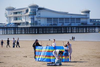 UK weather: ‘Mini heatwave’ to warm up Britain after wet and windy weekend