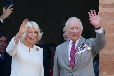 King and Queen to host palace tea party to celebrate VE Day anniversary