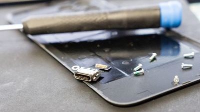 Tech Talk: What you need to know about crossing the US border with your phone