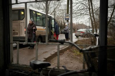 Russia Holds Key Rate At Two-decade High Despite Slowdown Fears