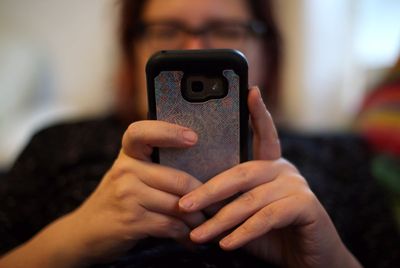 Put down your phone! Why boredom can be powerful for our brains