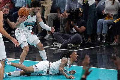 Grizzlies' Ja Morant exits defeat to Thunder with hip injury