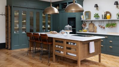 10 Ladder Kitchen Cabinet Ideas That Make the Most of High Storage and Make Your Scheme Feel Classy