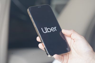 Uber and Volkswagen are teaming up to launch a robotaxi service with self-driving, electric microbuses
