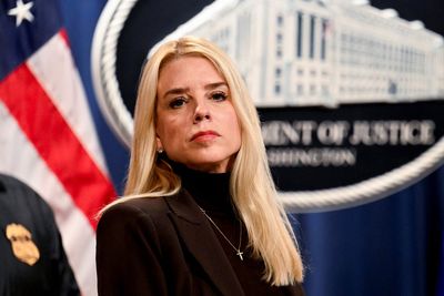Docs who provide trans care to minors will face DOJ investigation, AG Pam Bondi says