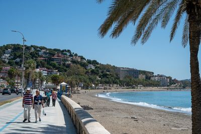 Investment bankers forced off beach as Citi shuts Málaga office