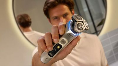 This Philips i9000 shaver uses AI sensors to analyse facial hair and keep skin safe