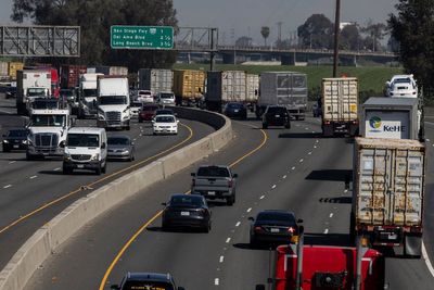 California proposes allowing testing of self-driving heavy-duty trucks