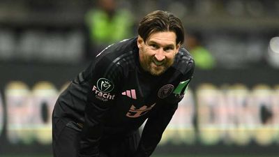 Lionel Messi Reacts to Vancouver Whitecaps Players and Fans in Testy Concacaf Champions Cup Loss