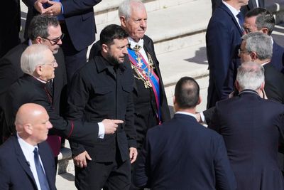 Zelensky cheered as he arrives at Vatican for Pope Francis’ funeral