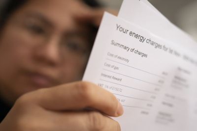 Impulsive spending and sleepless nights fuel financial anxiety in UK