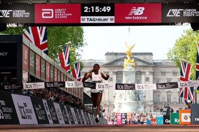 London Marathon 2025 LIVE: Sabastian Sawe wins men’s race as Tigst Assefa sets world record