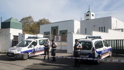 Police manhunt continues after fatal mosque attack in south of France