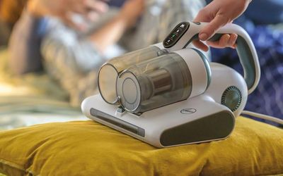 Hoover HMC5 UV Mattress Vacuum Cleaner Review: a helpful tool to improve mattress hygiene