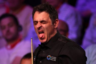 Ronnie O’Sullivan v Pang Junxu LIVE: Rocket closes in on quarter-finals at World Snooker Championship